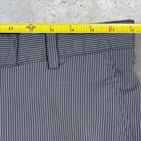 Nike Golf Shorts Mens Size 34 Gray Striped Flat Front 10.5” Inseam Performance - Picture 5 of 9